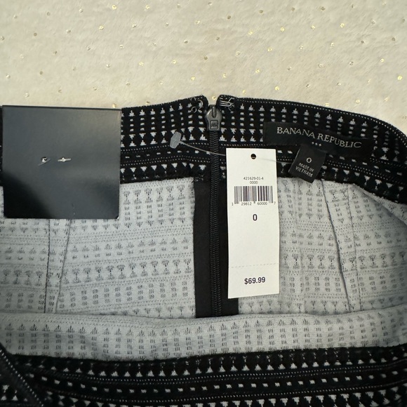NWT Banana Republic pencil skirt, black and grey size 0 - Picture 4 of 4